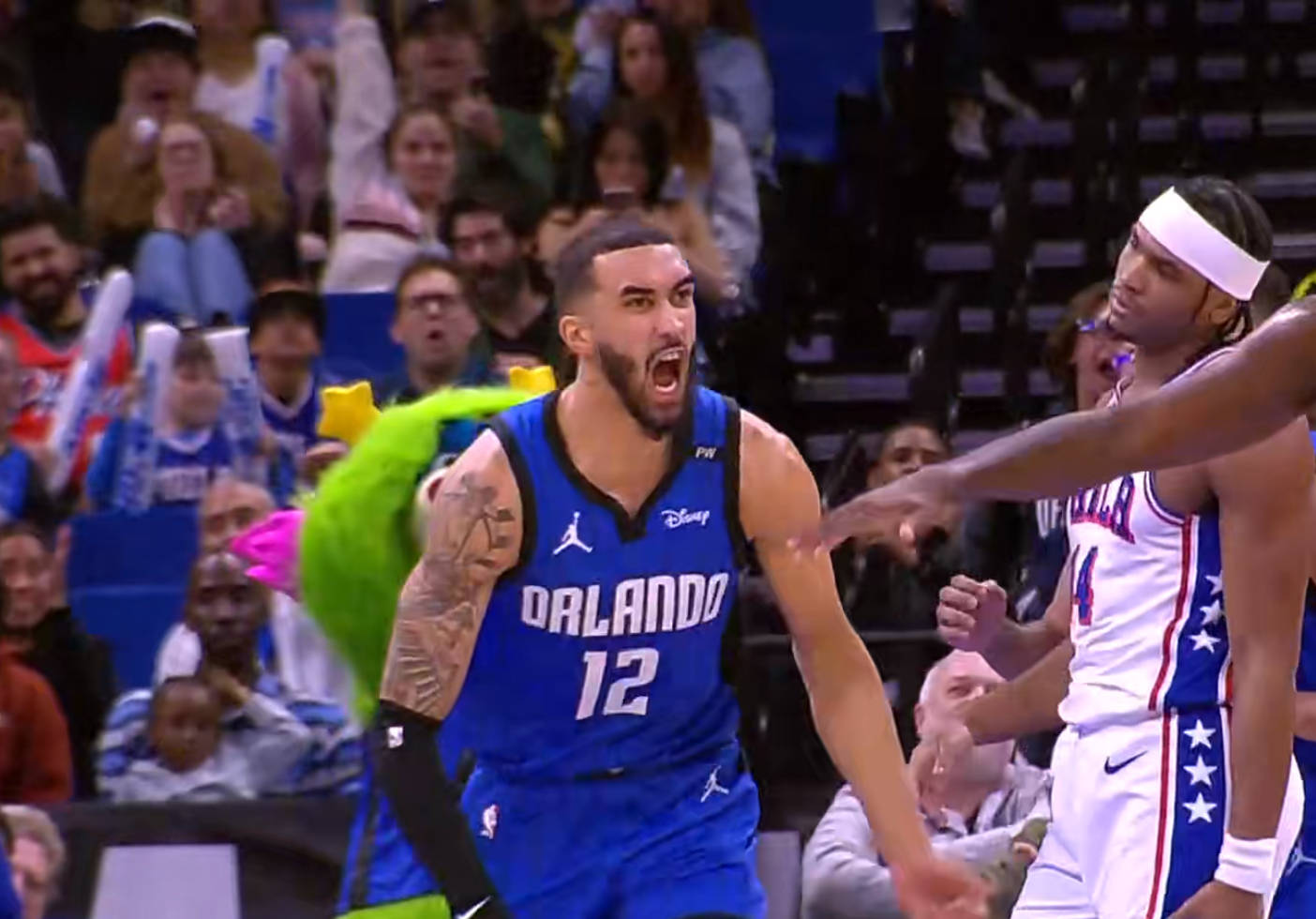 终于来了！NBA锋卫“王炸”加盟广东队，保送杜锋躺进总决赛！