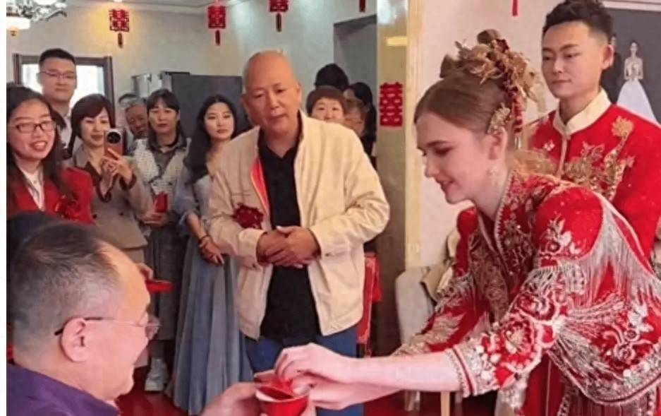 图片[4]-中俄免签炸出跨国婚姻潮，边缘口岸成相亲角，网友：剩女更愁嫁了 -华闻时空