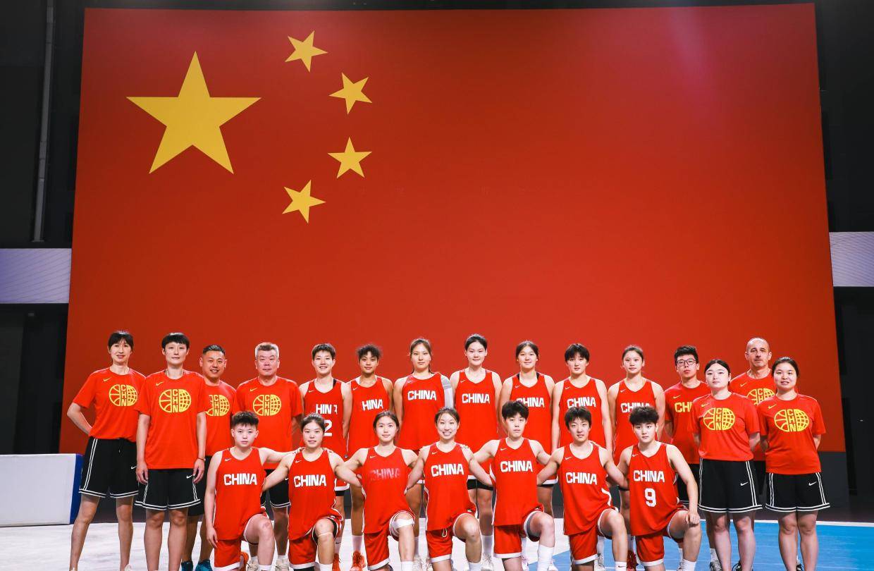 冲击奖牌！中国女篮15岁1米90新王牌出征：联手李月汝妹妹+混血前锋