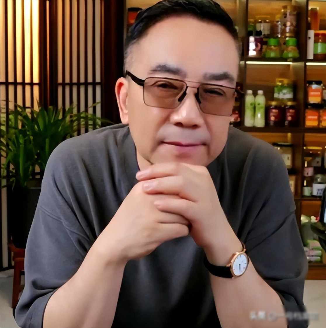 杨议陷遗产争议还被翻出骂于谦父亲旧账德云社暗讽不断