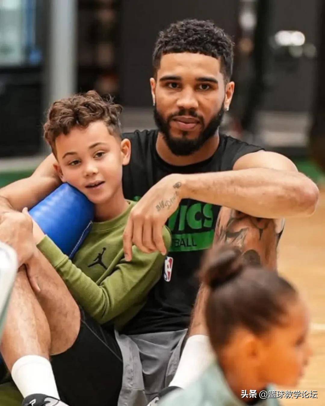 塔图姆伤后心路历程_塔图姆母亲孩子精神支柱_塔图姆谈康复：夏天在老家受到各种关爱支持对我特别重要