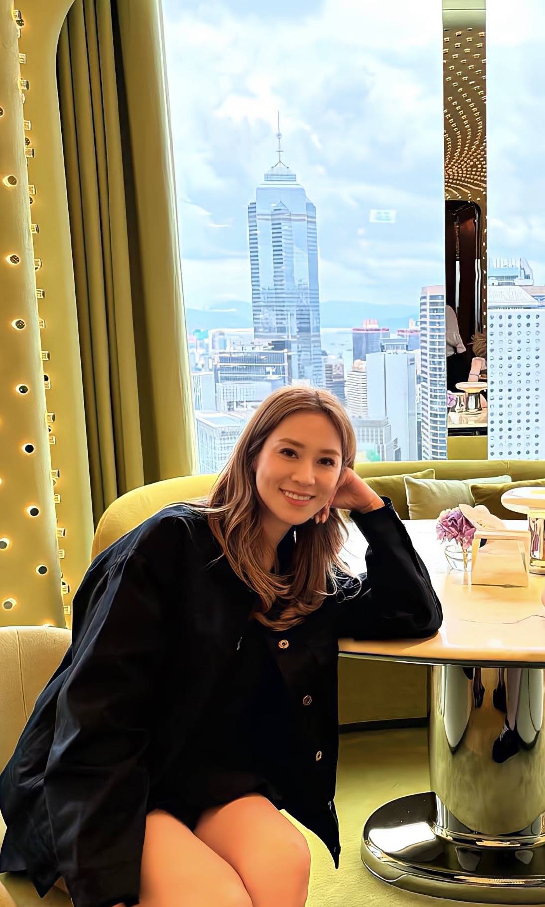 徐子淇近照风采不减,笑容恬淡瘦了不少,42岁已是李家唯一女主人