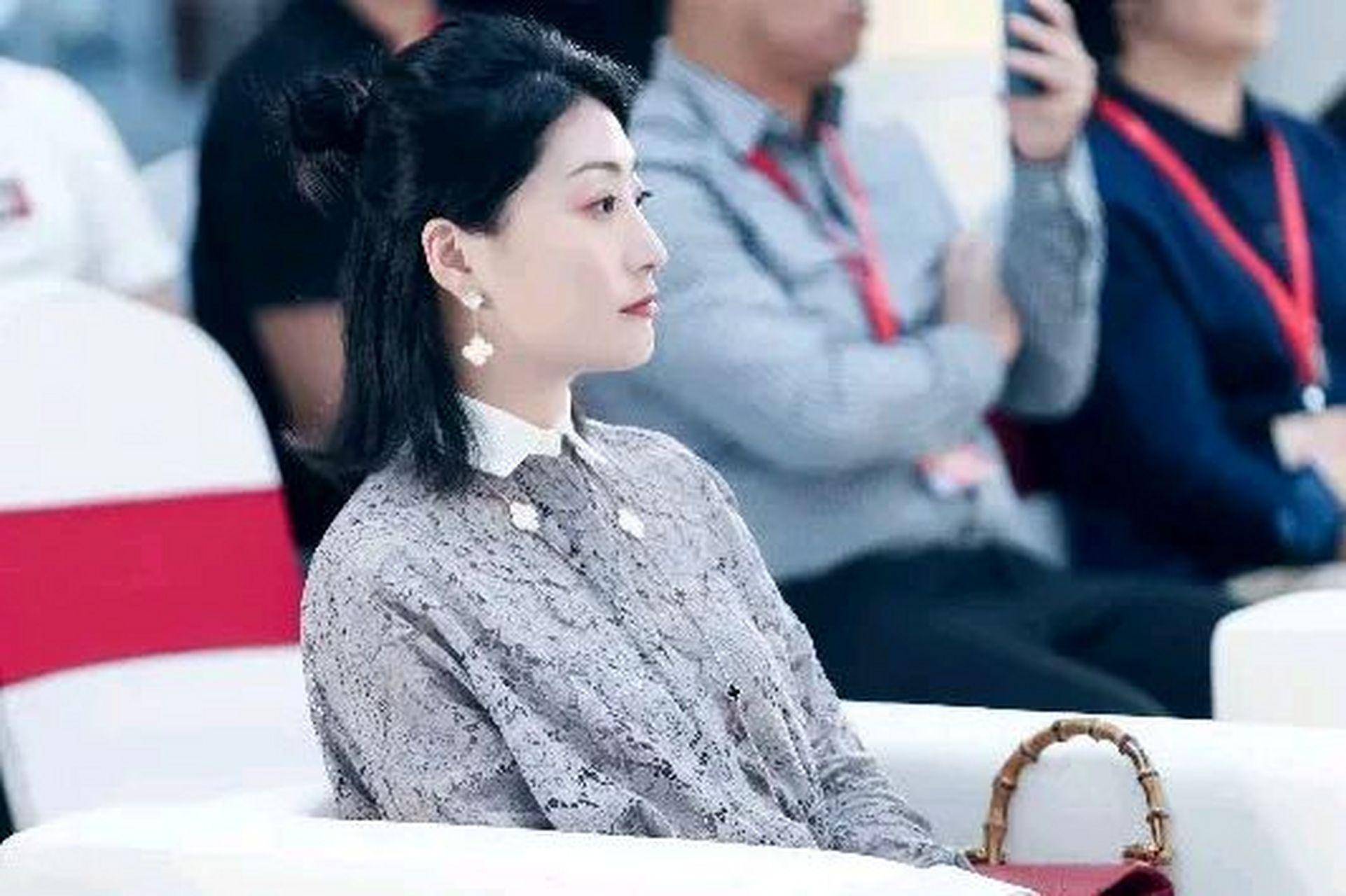 娃哈哈千金宗馥莉:41岁成身材走样,有钱人不屑追,穷人她看不上