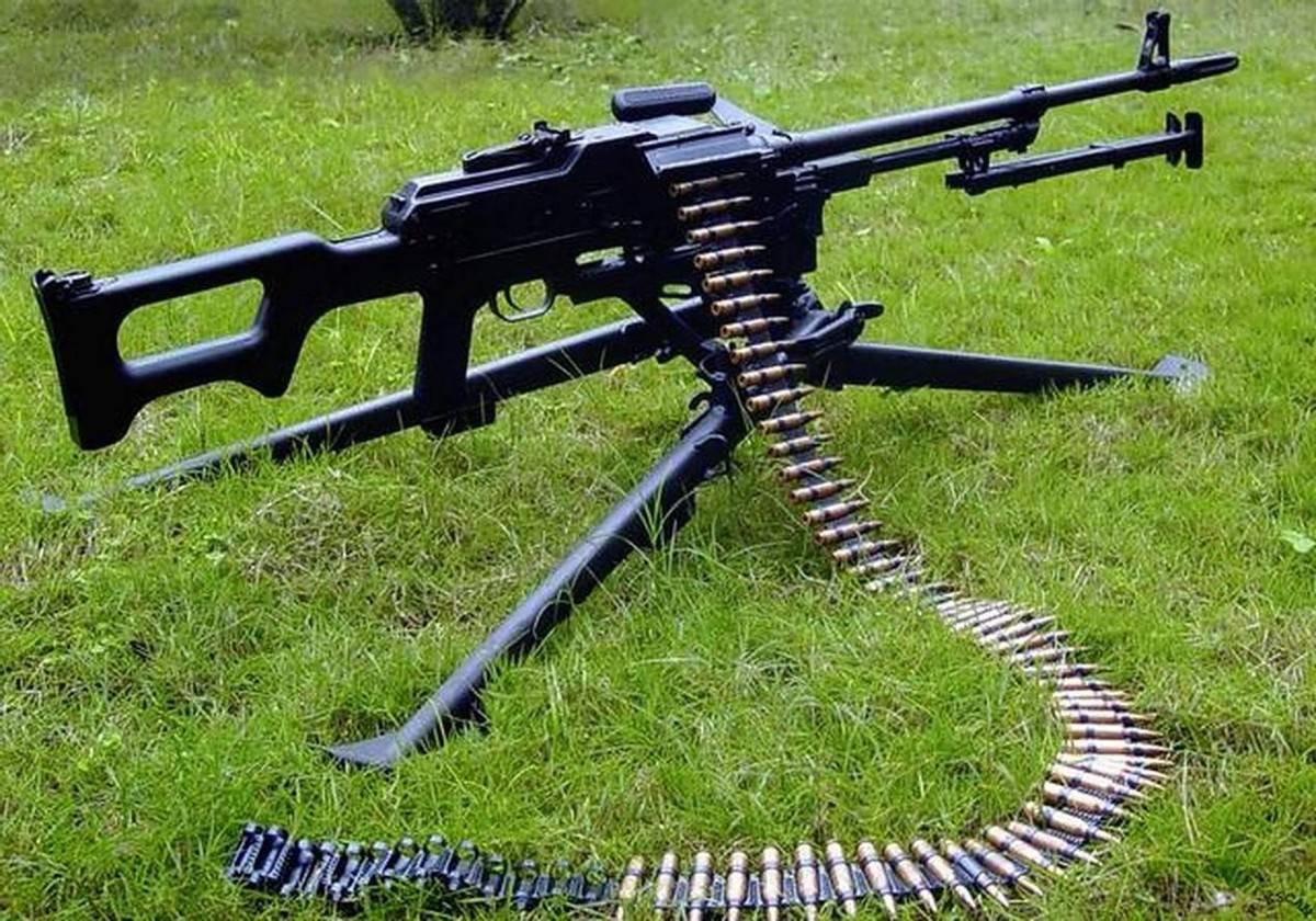 对越反击战,我军果断抛弃数千挺新式重机枪,转而重启老机枪?