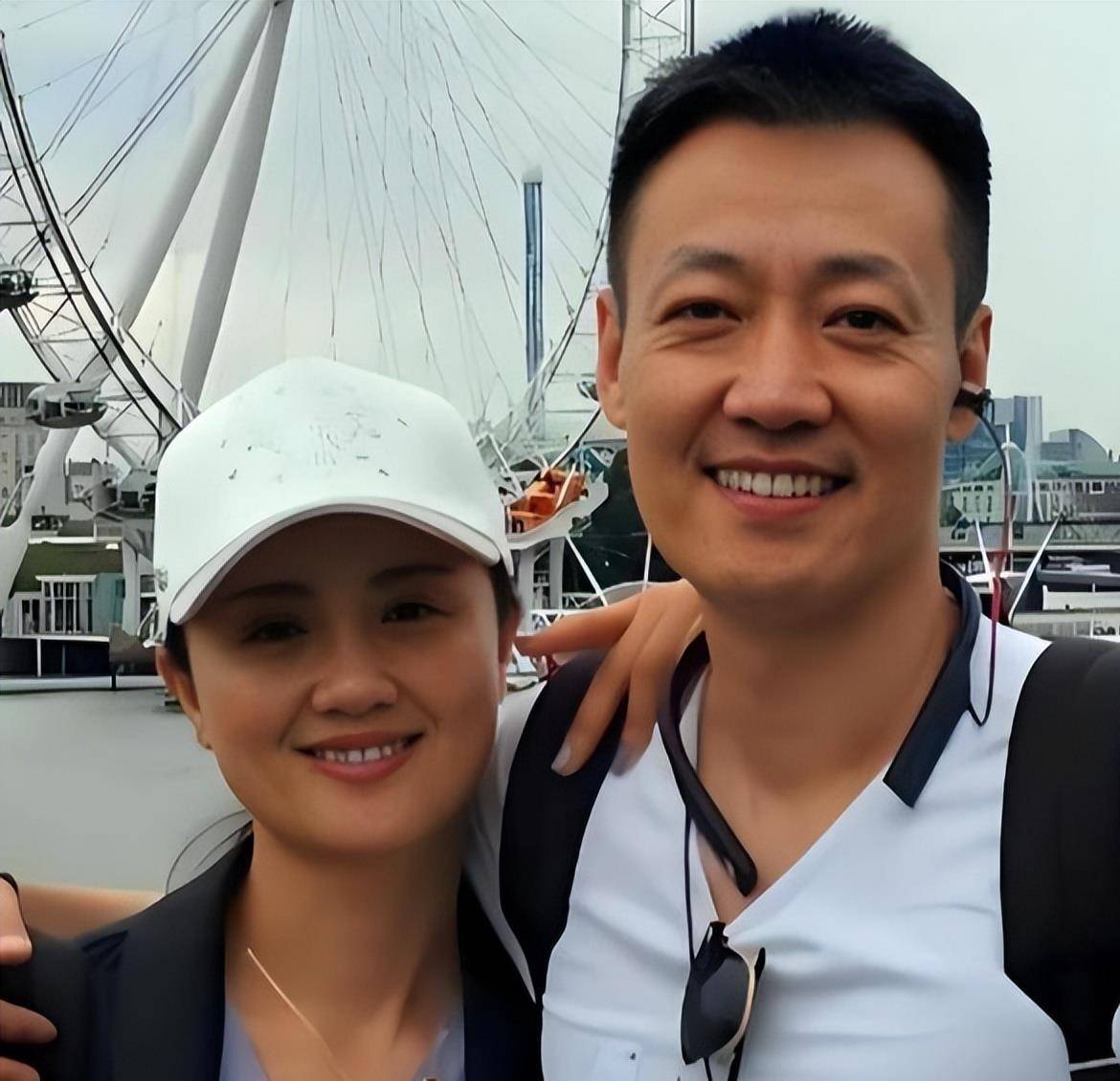 媛媛去世4个多月,辛柏青新动向终于曝光,终于回来了