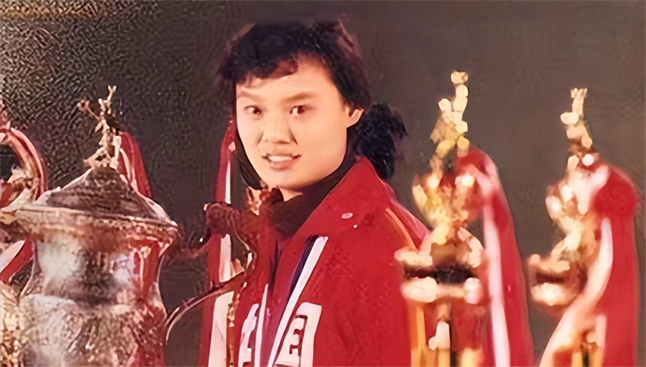 周晓兰随丈夫定居美国,过普通打工生活,坦言:不会后悔