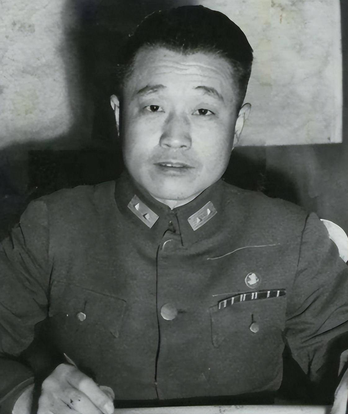 1947年国军少校被俘连长正要审问他却说快上报首长我是902