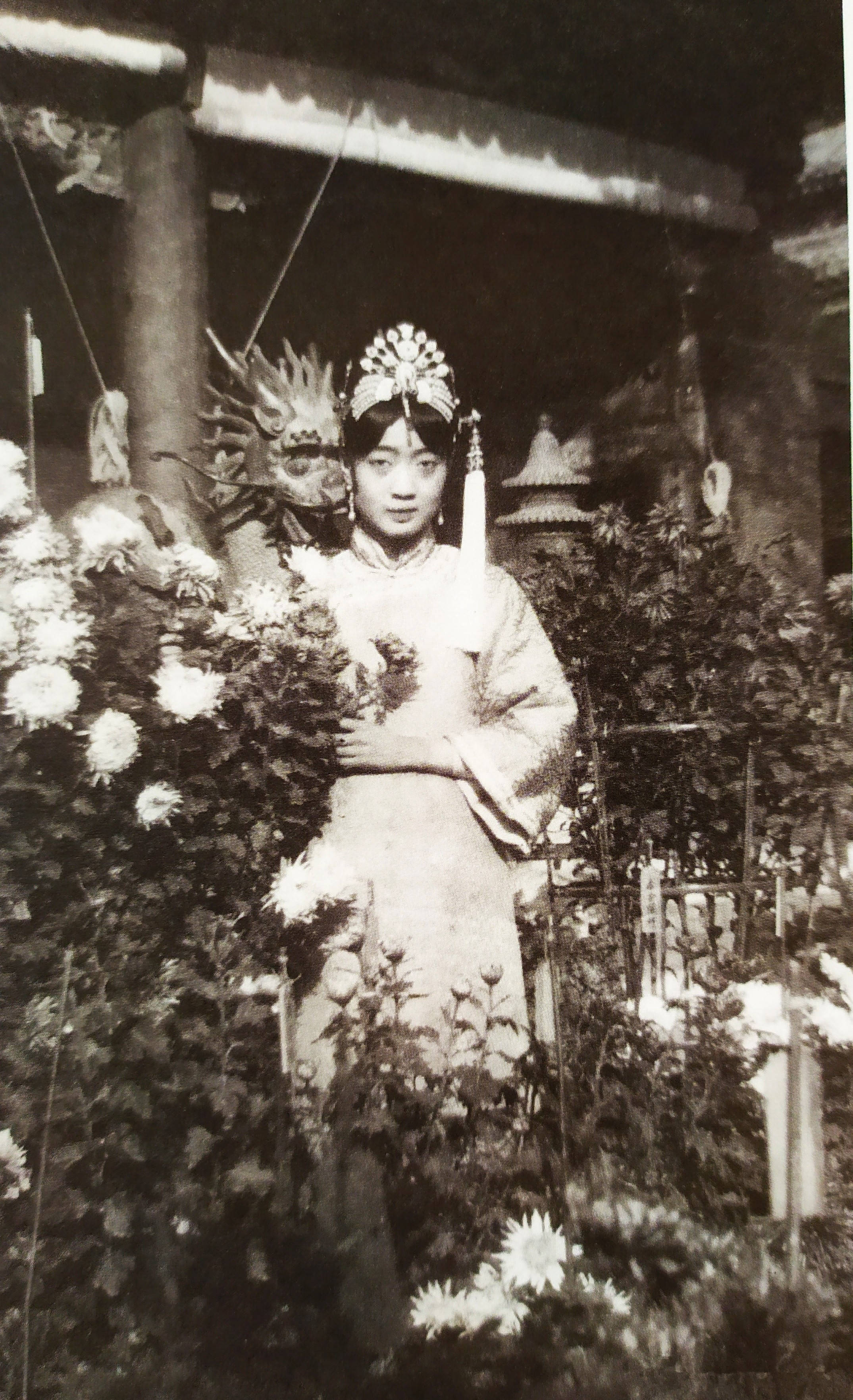 末代皇帝溥仪大婚现场:婉容长得确实漂亮,但吸食鸦片后不忍直视