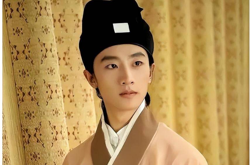 好不容易,黄轩在红楼梦的演员角逐中,进入了"宝玉"组的最后一轮