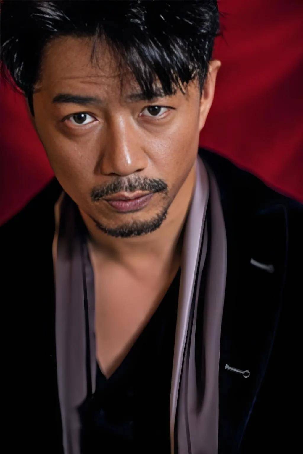 6070后10位顶流老戏骨,阳刚硬汉男演员,低调荷尔蒙一触即发