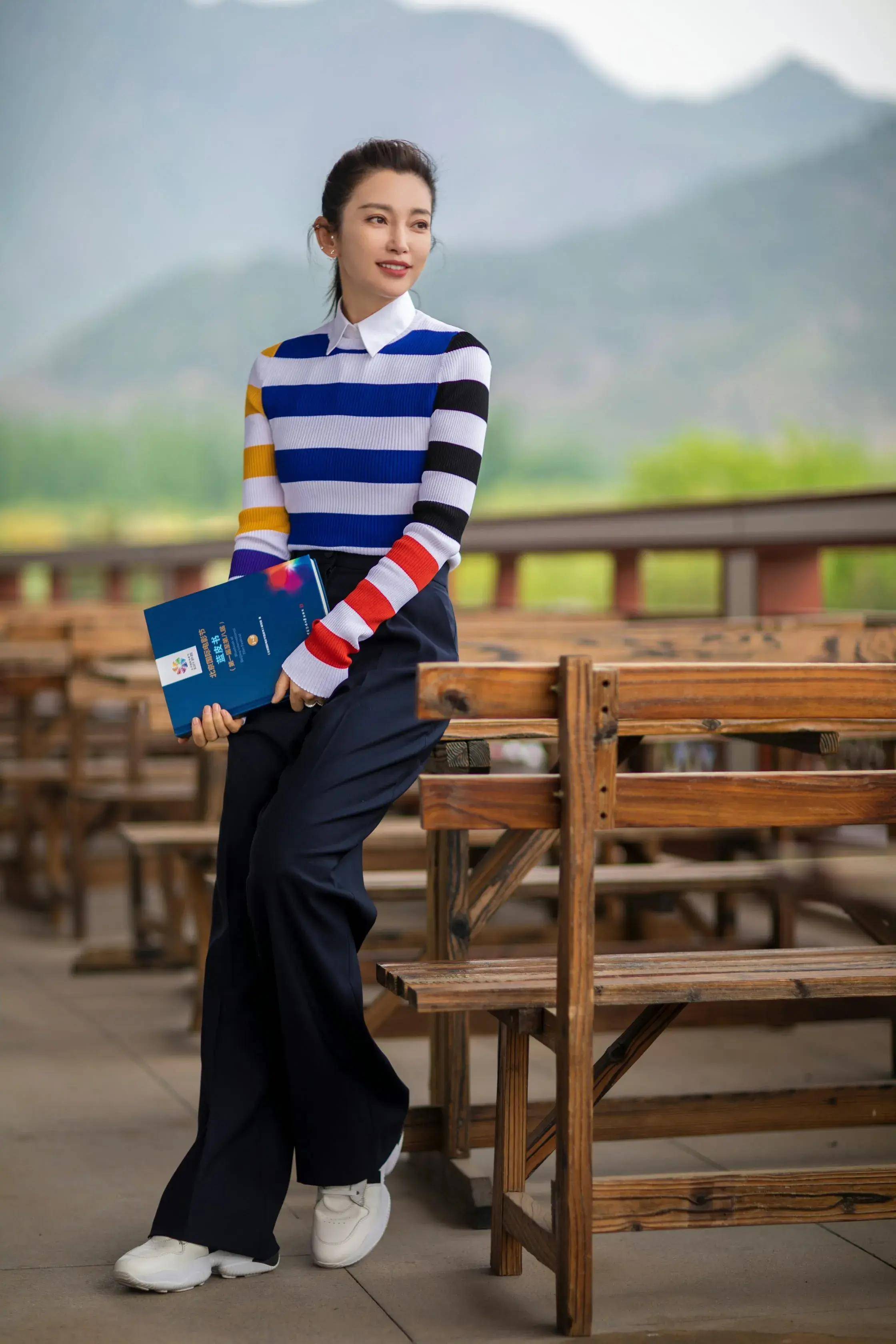 事实表明,50岁"无人敢娶"的李冰冰,已经走上了另一条道路!