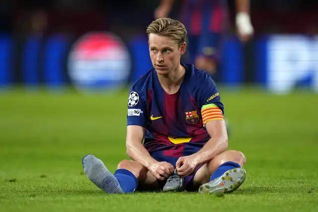 西甲掘金美国，巴萨身陷争议，核心炮轰只为钱