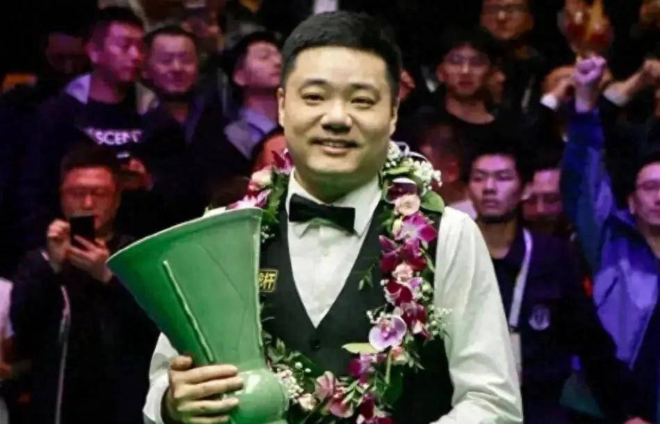 丁俊晖强势开局，力压小莱恩斯，中国一哥状态火爆
