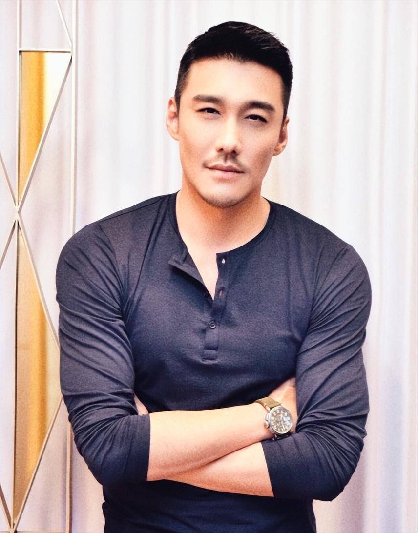 当胡兵的父母听闻他与包海青即将结婚的消息时,强烈反对