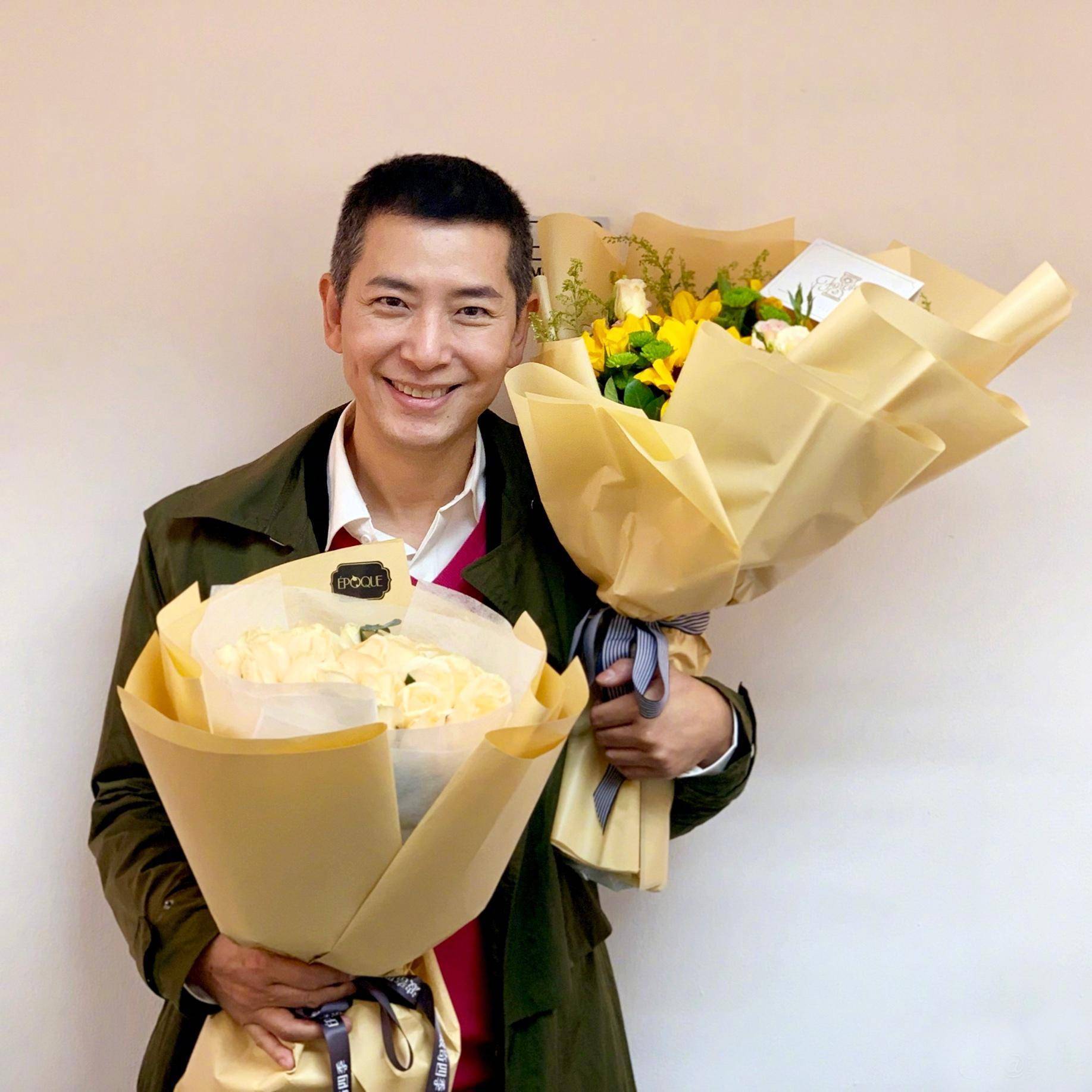 多栖明星戴军曾与潮妈互相逼婚而今母子都快乐单身