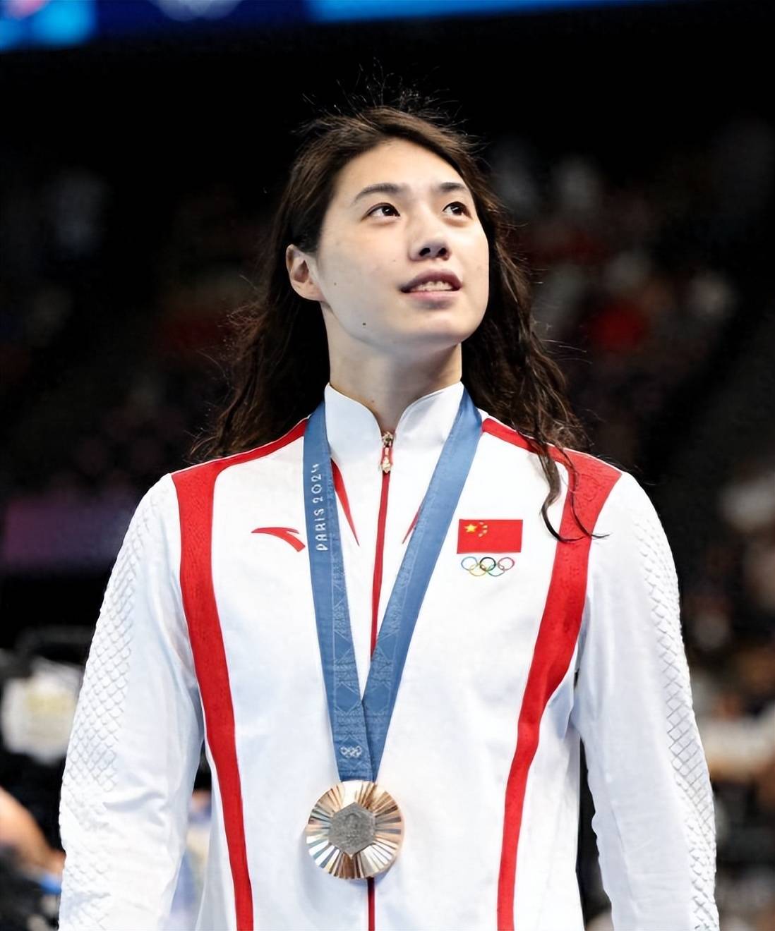 笑喷!张雨霏回徐州休假陪家人打跑得快,没几局脸上就贴满白条