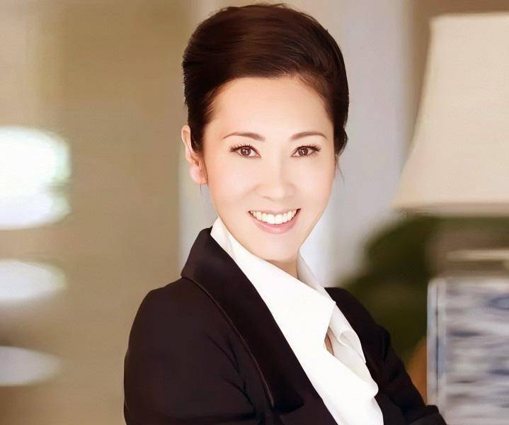 拿2000亿救万达,看了王思聪母亲的"实力",就知道王家有多难进