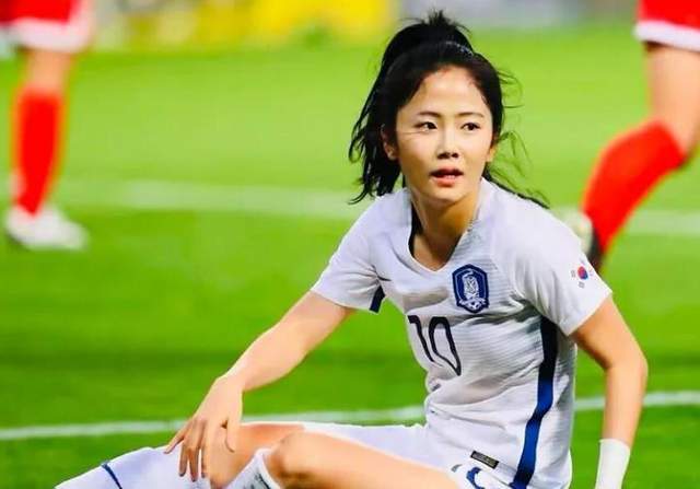 比中国女足要求高！韩国女足抗议男足坐商务舱：扬言可能罢赛！
