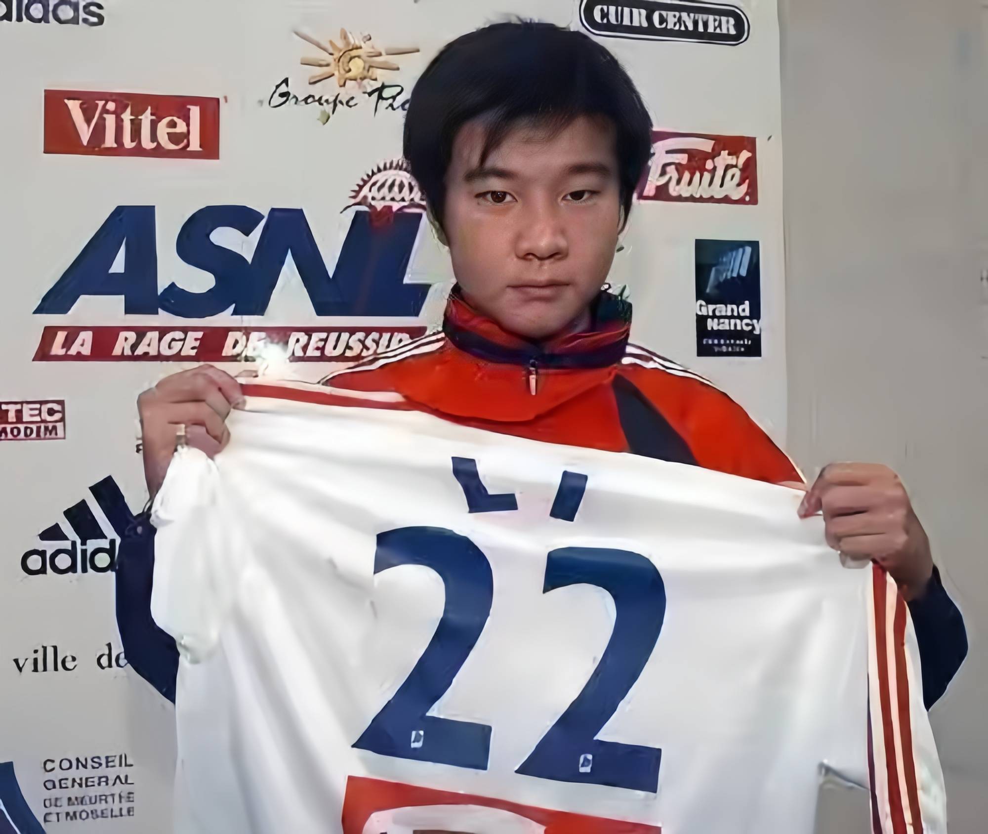 比如像,前国脚李金羽和于海就是当年在