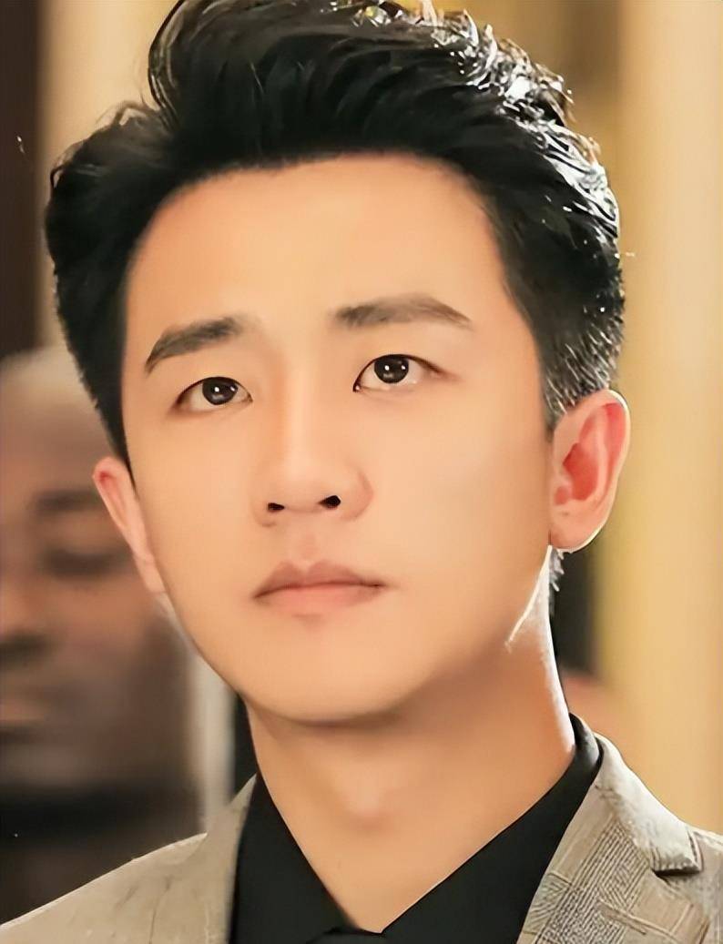 蒋雯丽言之有理!四十岁容貌改变的黄轩,已开启男演员新篇章