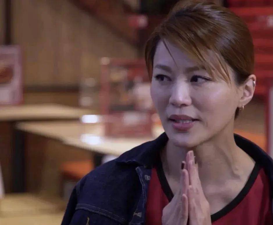 说完了康子妮的才华横溢,咱们再来