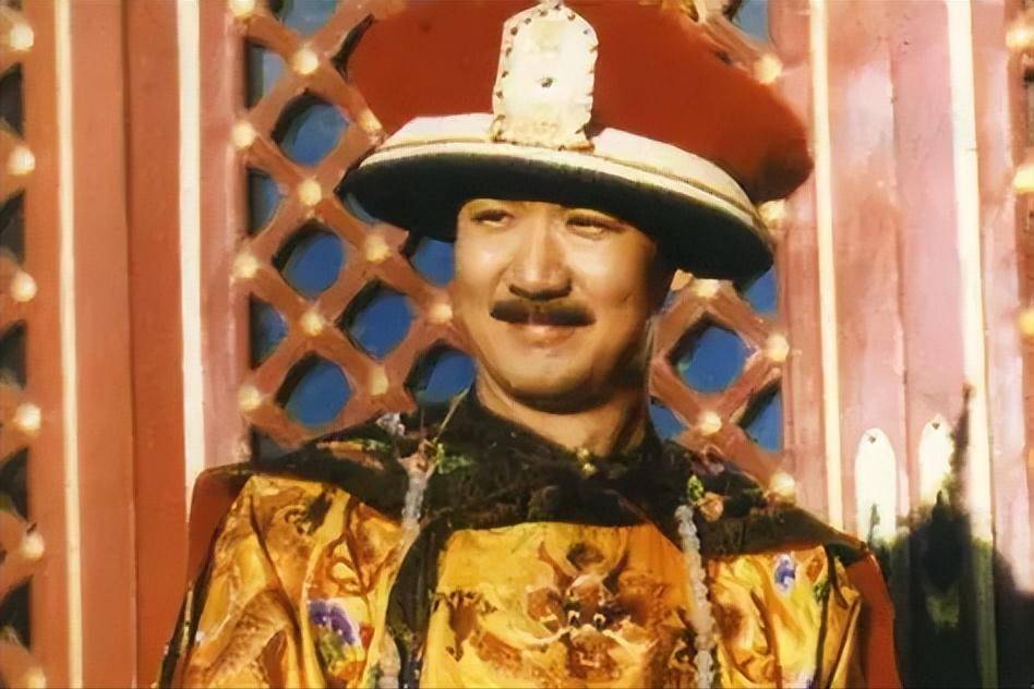 于是第二年张国立就参加了电视剧《康熙微服私访记》的演出,并且一举
