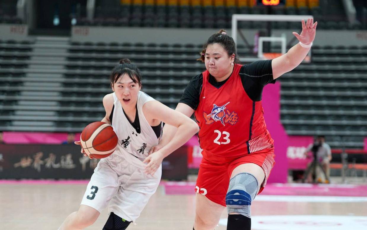 加冕得分王!中国女篮24岁2米01王牌闪耀:宫帅明年招进女奥尼尔?