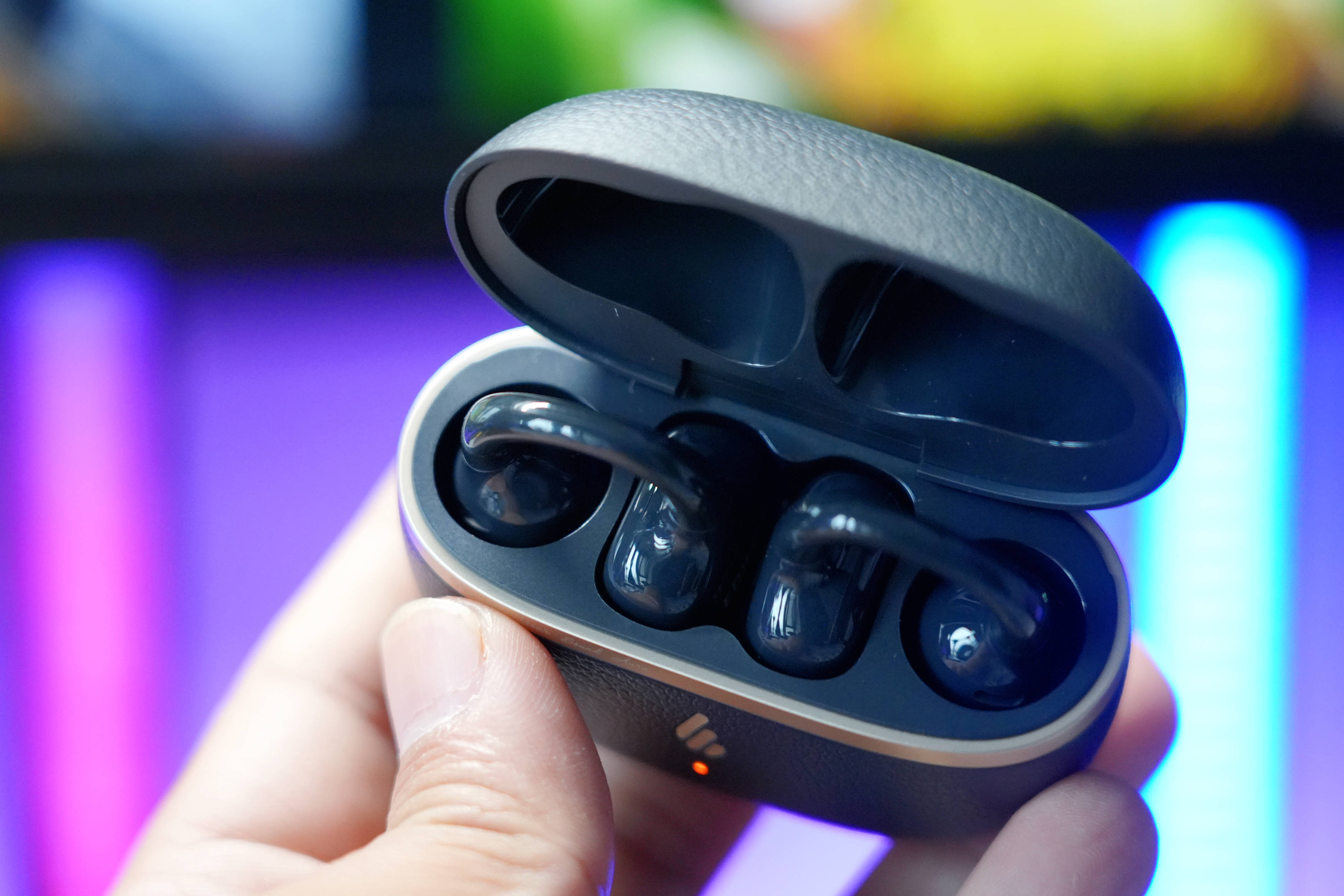 漫步者FitClip Ultra耳夹式耳机连戴5H没感觉，这开放式体验绝了