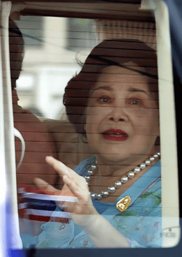 图片[34]-泰国王太后诗丽吉去世，留下19顶奢华王冠和她的传奇一生 -华闻时空