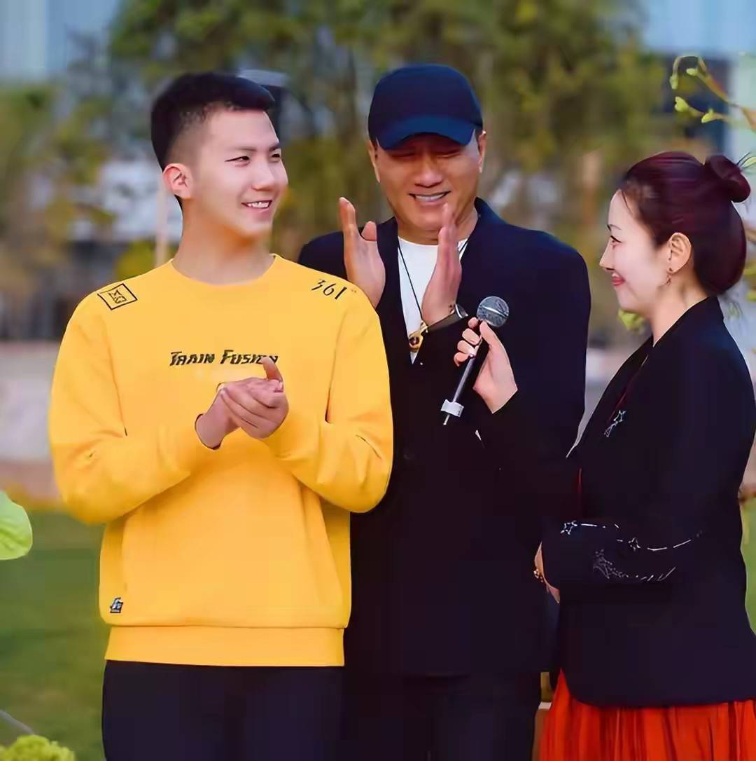 刘嘉玲也没想到自己早年认下的干儿子康康已经开始为她争光了
