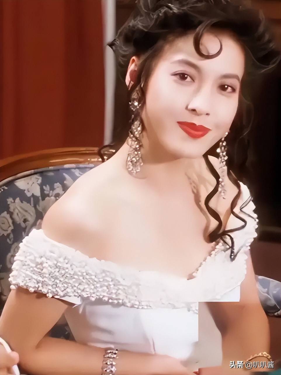 她曾是tvb一姐,定居加拿大22年后,抱怨国外不如国内