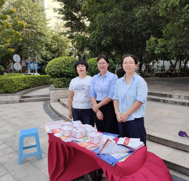 人保寿险厦门集美区支公司开展重阳节进社区宣传活动 