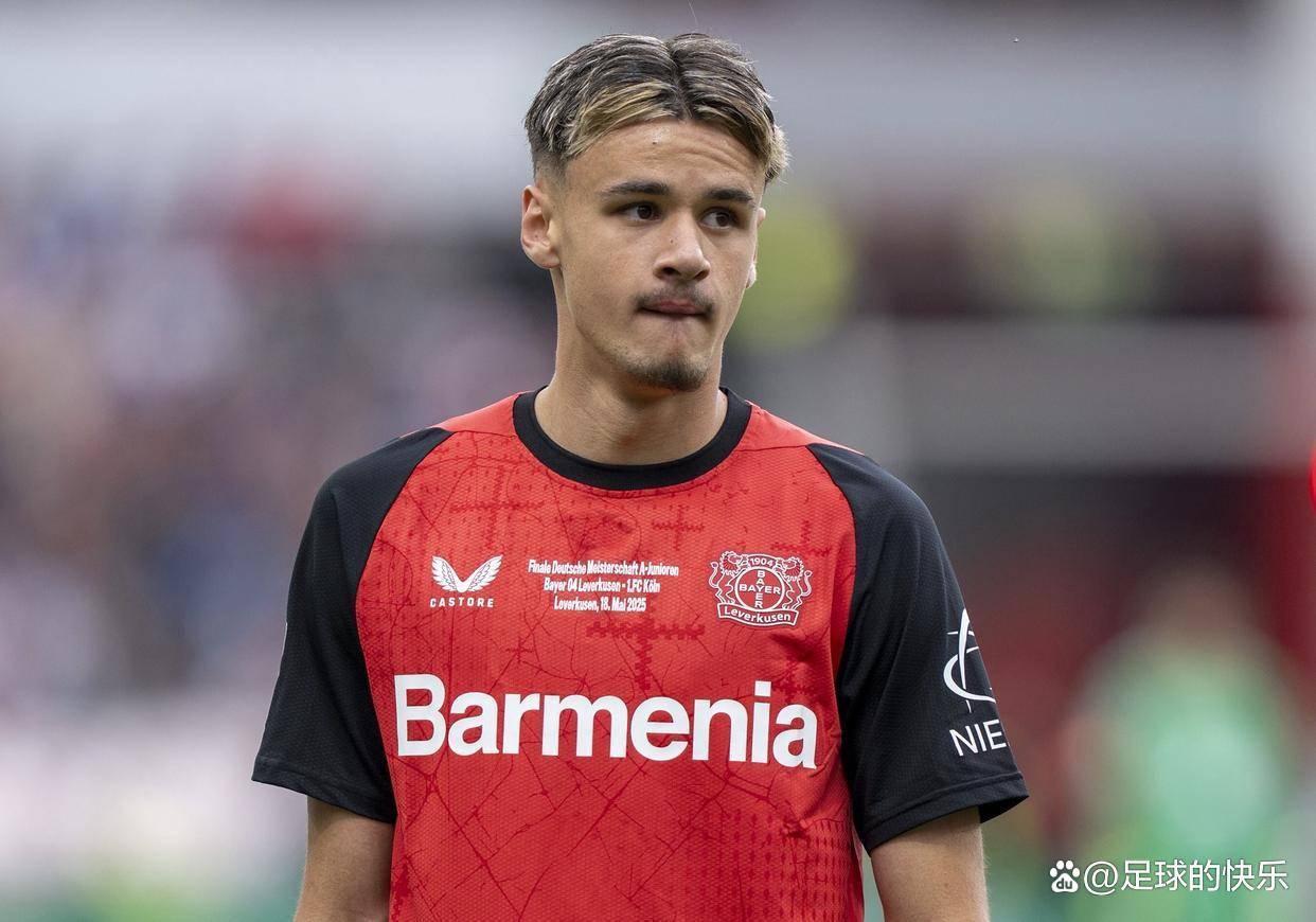 哄抢18岁妖星!曼联切尔西死磕,波尔图截胡?红牛黑店开价3000万欧