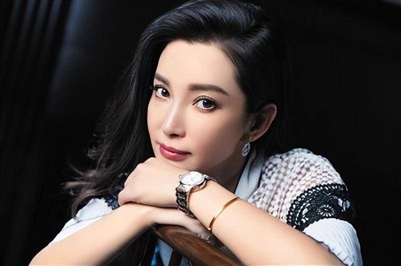 "交际花"李冰冰:讨好大佬,拍一部戏换一个伴侣