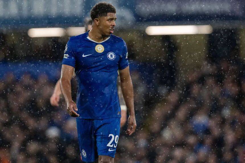 蓝军玻璃人复出即献顶级表现:6次成功争顶+ 3次成功过人!