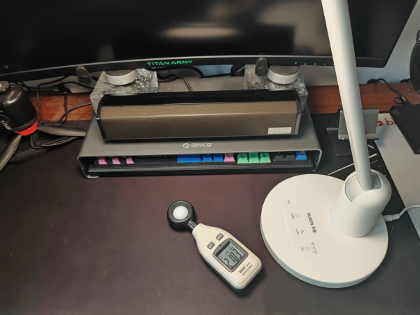 从护眼到 “养眼”,给孩子医学级光场守护-书客SKY护眼台灯评测