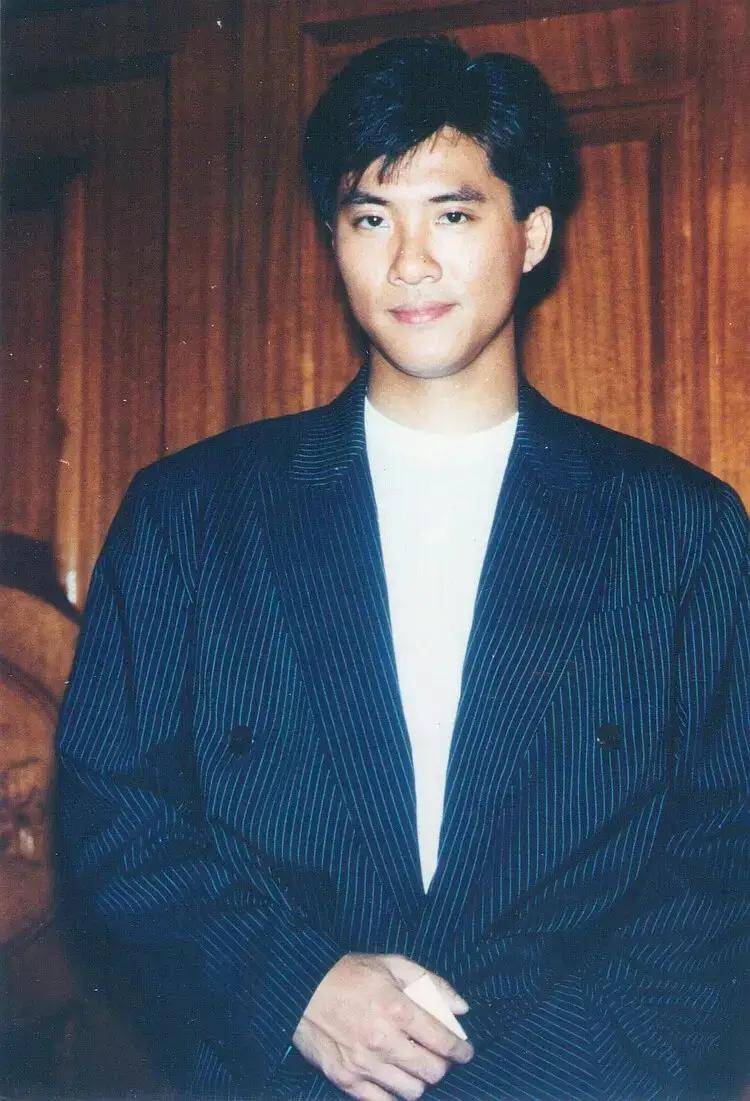 他曾比郭富城还火,与邱淑贞同居多年,被打压后复出无人识