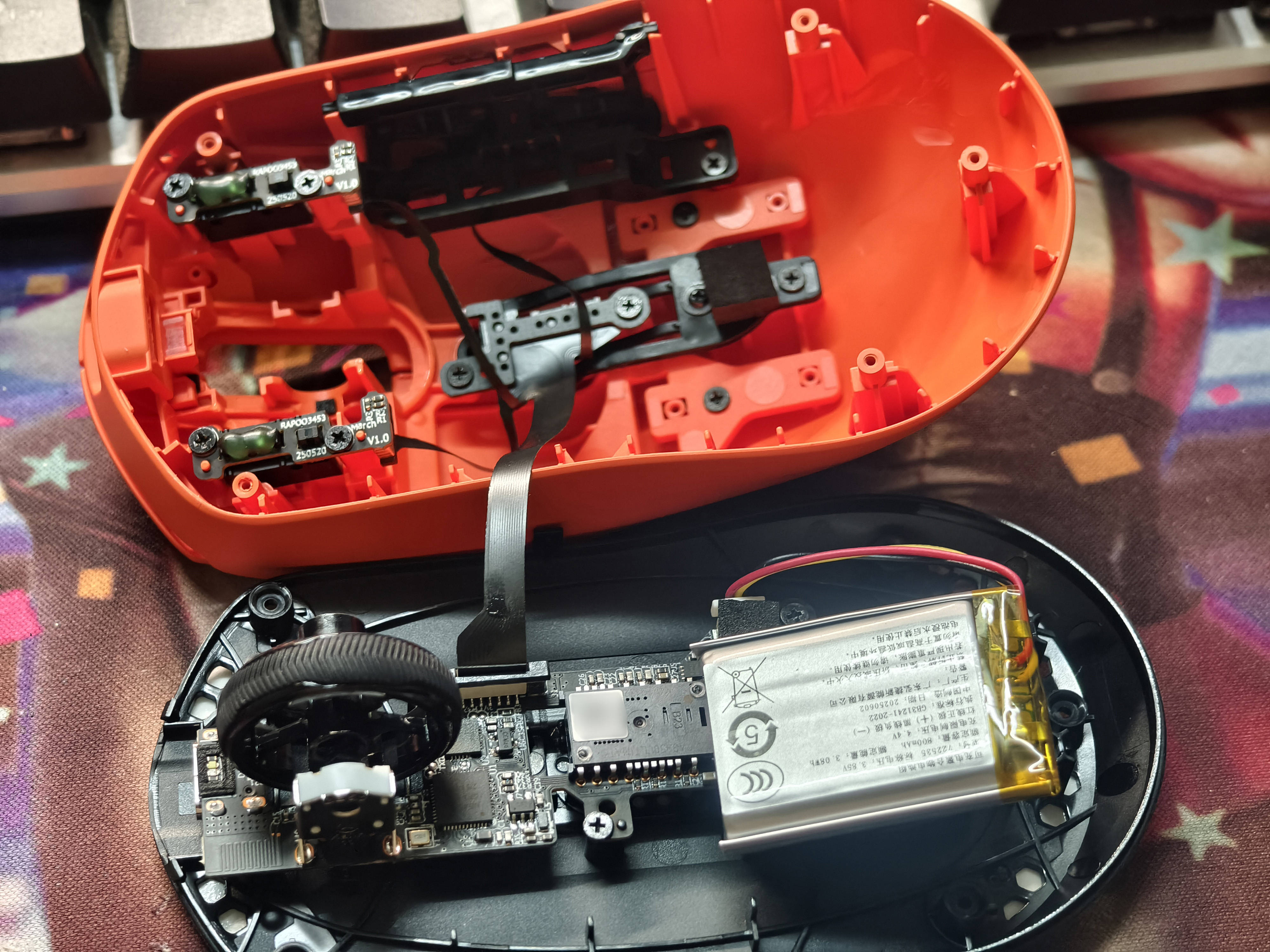 喜欢适配中小手的对称型VT二代电竞鼠标？呐！雷柏VT1系列了解下