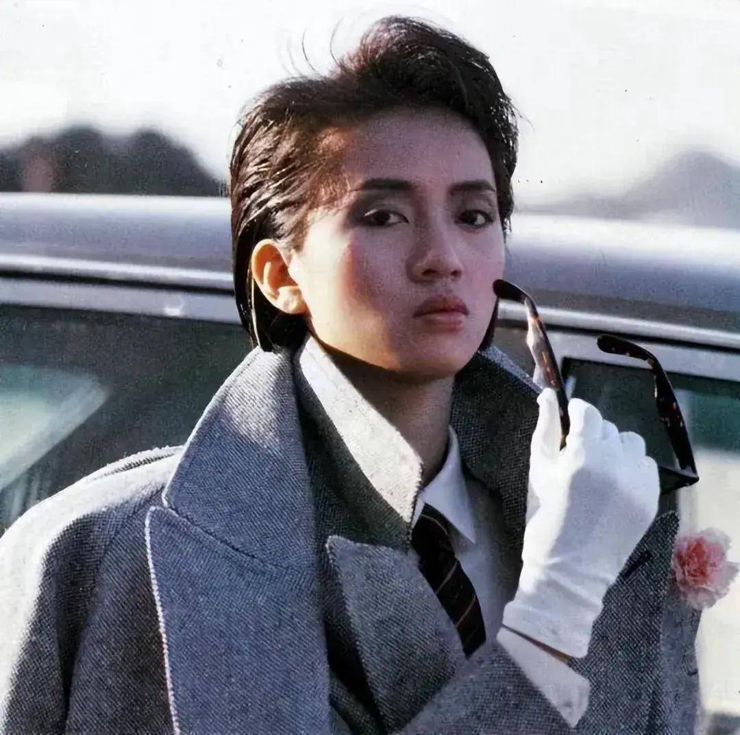 "国师"张艺谋动情的回忆:这辈子最大的遗憾,就是没有等到她