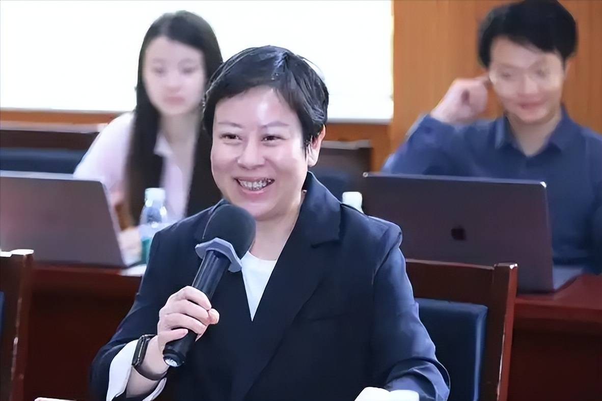 清华大学副教授刘瑜:我认识大量平庸得令人发指的文科博士