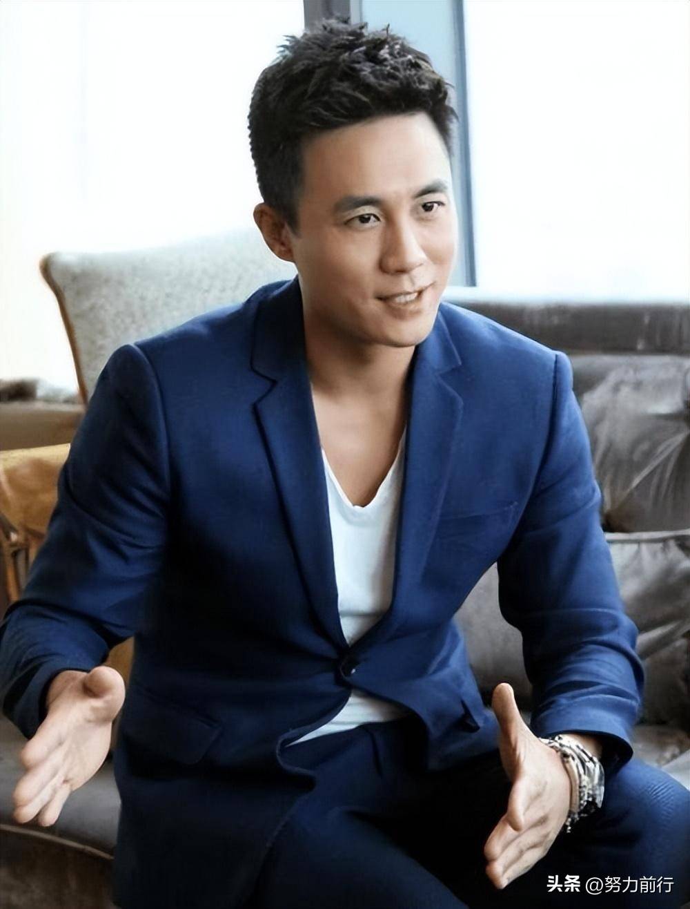 演员杜淳:心疼离异单身的母亲,在泪水中理解父亲和继母