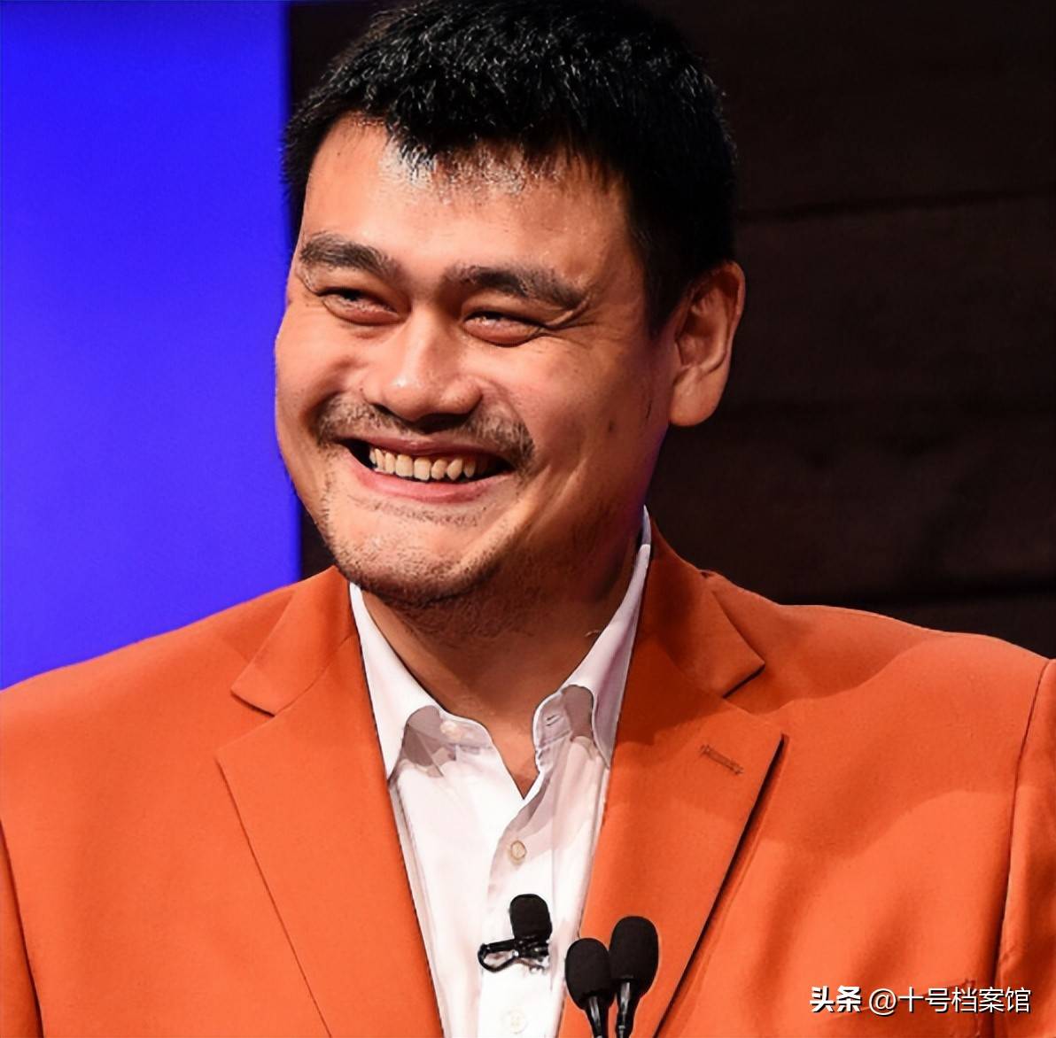 表面风光背后辛酸,镜头前曾大发脾气的姚明,两个细节揭露原因