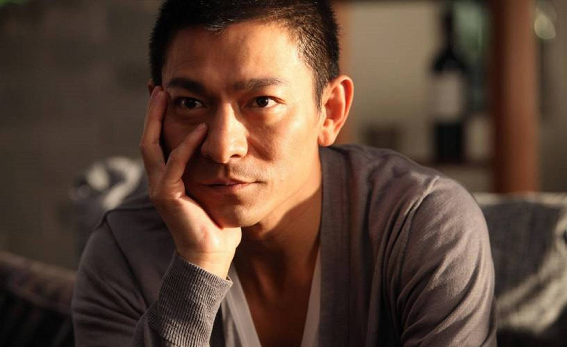 也就是从拍完这部戏之后,刘德华再也没有拍过王家卫的剧了