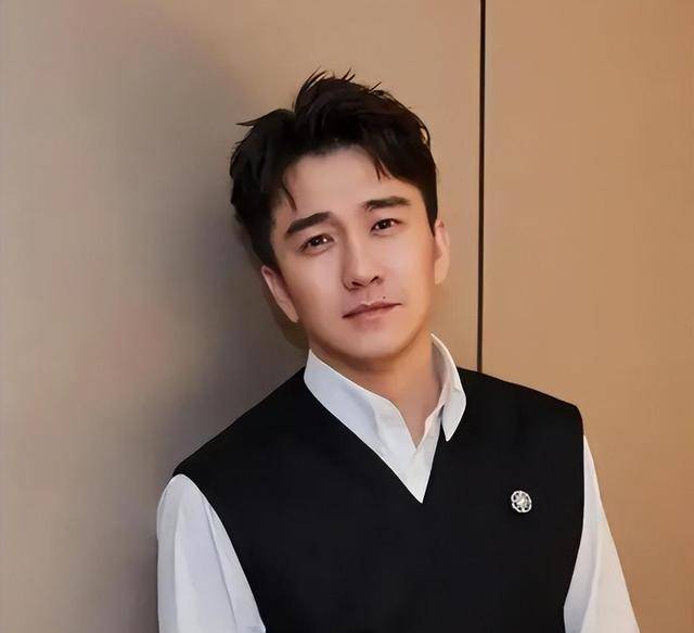 翟天临:学术不端被百万学生痛恨,今臭名昭著,但辛芷蕾不离不弃