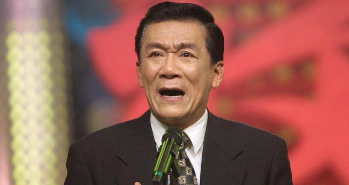 直到1992年,她认识了瑞典钢琴家迈克尔·史密斯,才算是从侯耀文这段