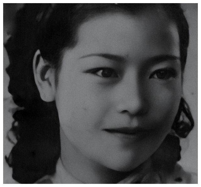 黄维入狱后,妻子苦守27年却换来一声"滚",万念俱灰后跳河自尽