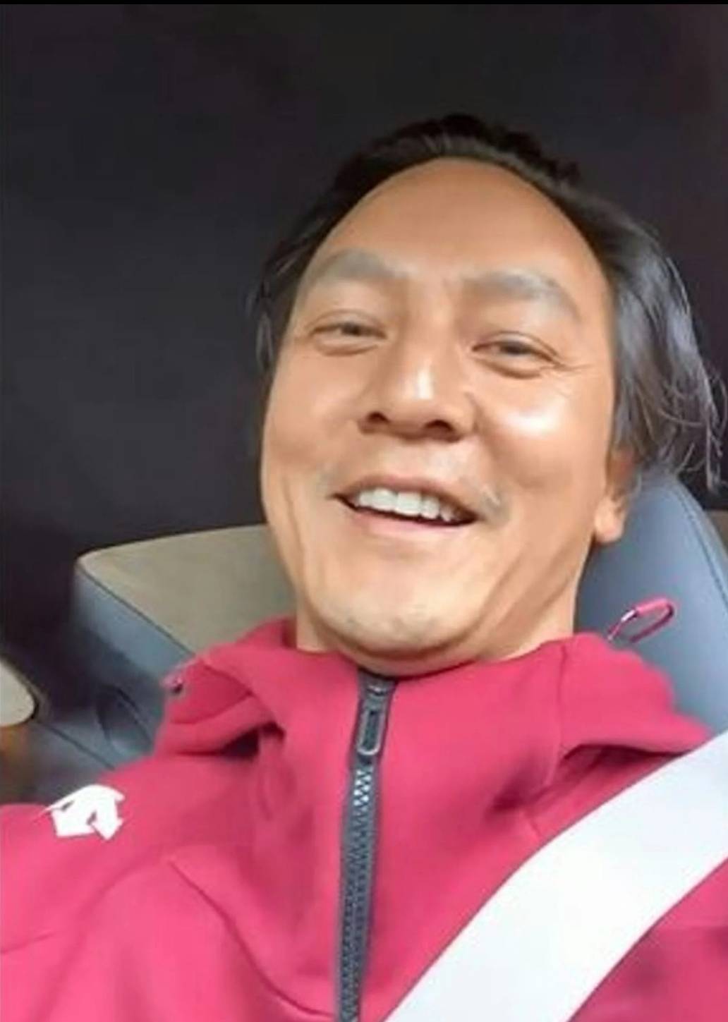 吴彦祖晒47岁老婆素颜合照,惊呆网友!男方曾称近10年没夫妻同房