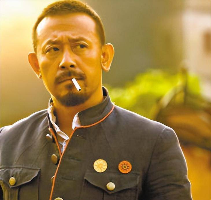 老夫少妻,脾气还暴,却紧拴姜文十几年把她当宝,周韵凭什么?