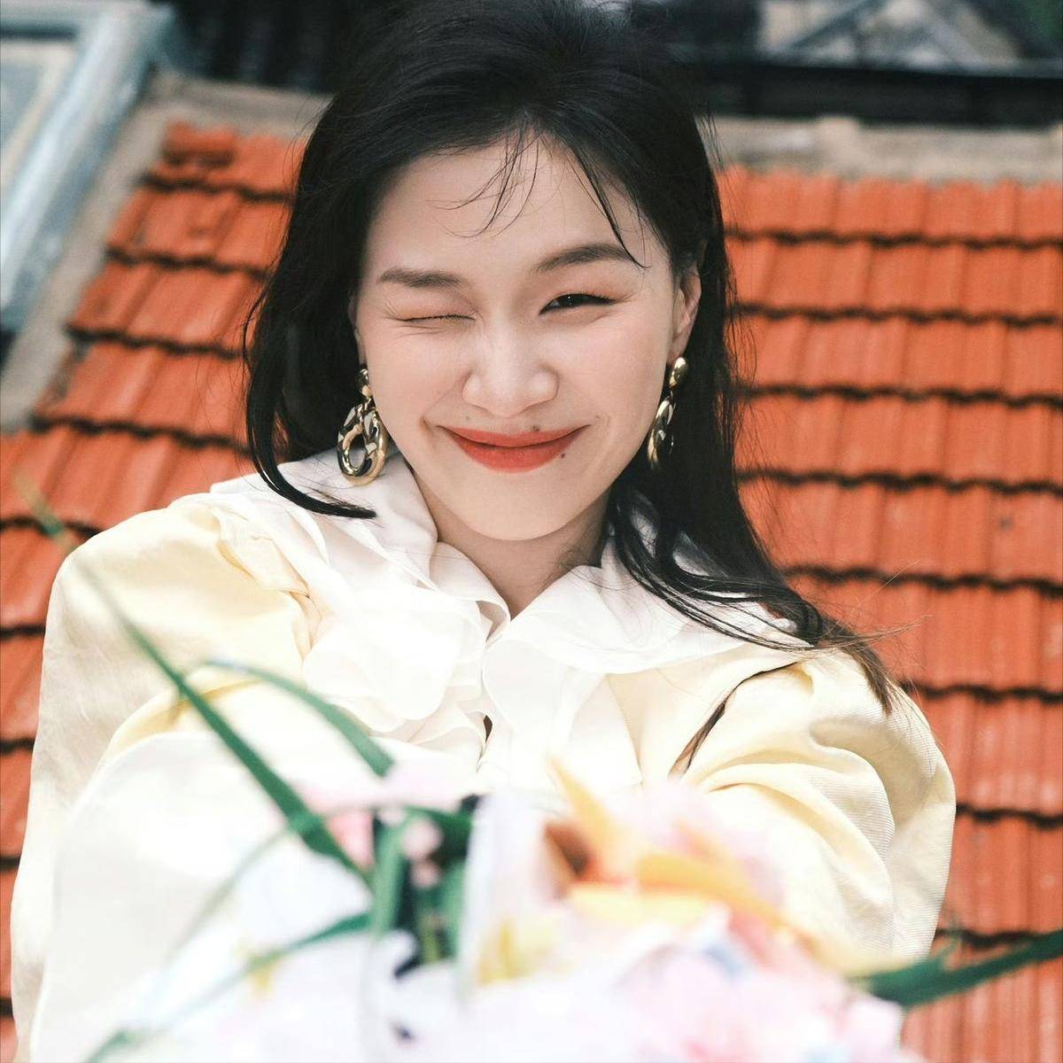 草根少女金靖凭喜剧与综艺走红被王家卫开玩笑