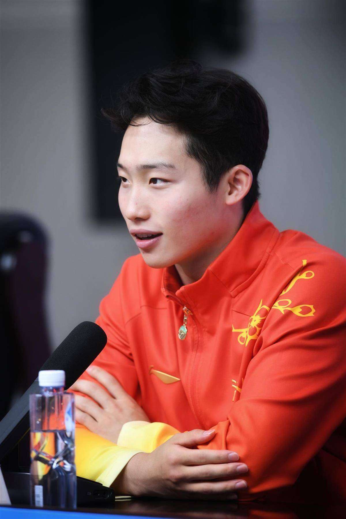 王宗源加冕"双金王",湖北队包揽十五运会跳水男子3米板金银牌